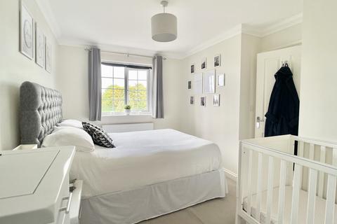 16b The Green, Dartford, DA2 6JR