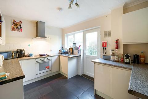 4 bedroom terraced house to rent - Dynam Place,  Headington,  OX3