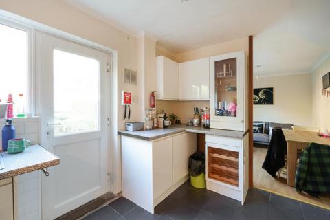 4 bedroom terraced house to rent, Dynam Place,  Headington,  OX3