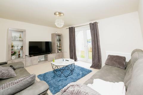 3 bedroom semi-detached house for sale, Southwaite Grove, Leeds LS14