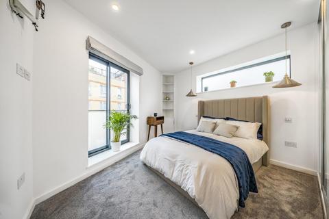 3 bedroom terraced house for sale - Gresham Road, Brixton