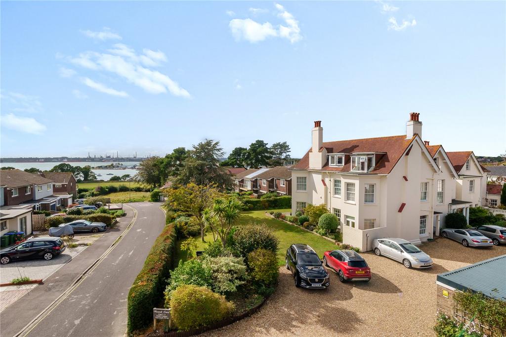 Warsash Court, Havelock Road, Warsash, Hampshire, SO31 2 bed apartment