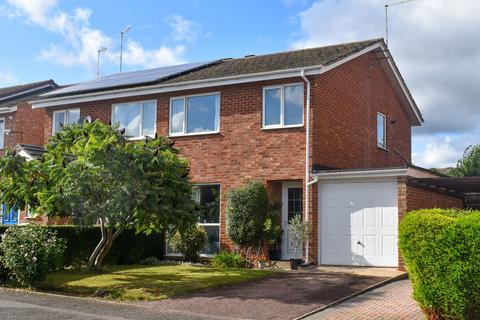 3 bedroom semi-detached house for sale - Poplar Close, Towcester, NN12