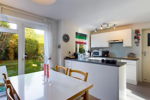 3 bedroom semi-detached house for sale - Poplar Close, Towcester, NN12
