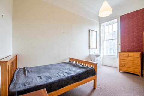 4 bedroom flat to rent, 0710L – Cambridge Street, Edinburgh, EH1 2DY