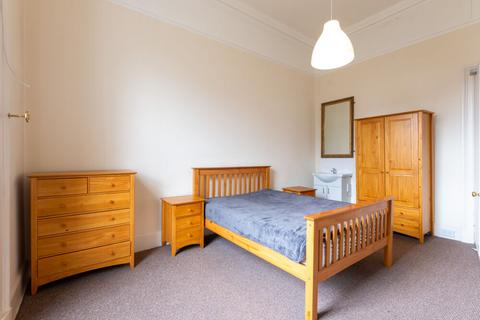 4 bedroom flat to rent, 0710L – Cambridge Street, Edinburgh, EH1 2DY