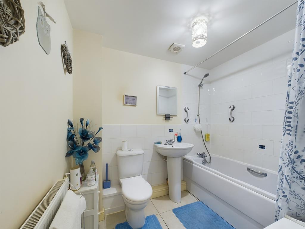 Appleton Grove, Goose Green, WN3 6NY 2 bed ground floor flat for sale