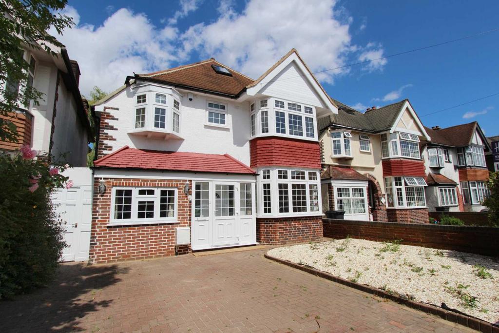 Romney Road, New Malden 4 bed detached house £2,500 pcm (£577 pw)