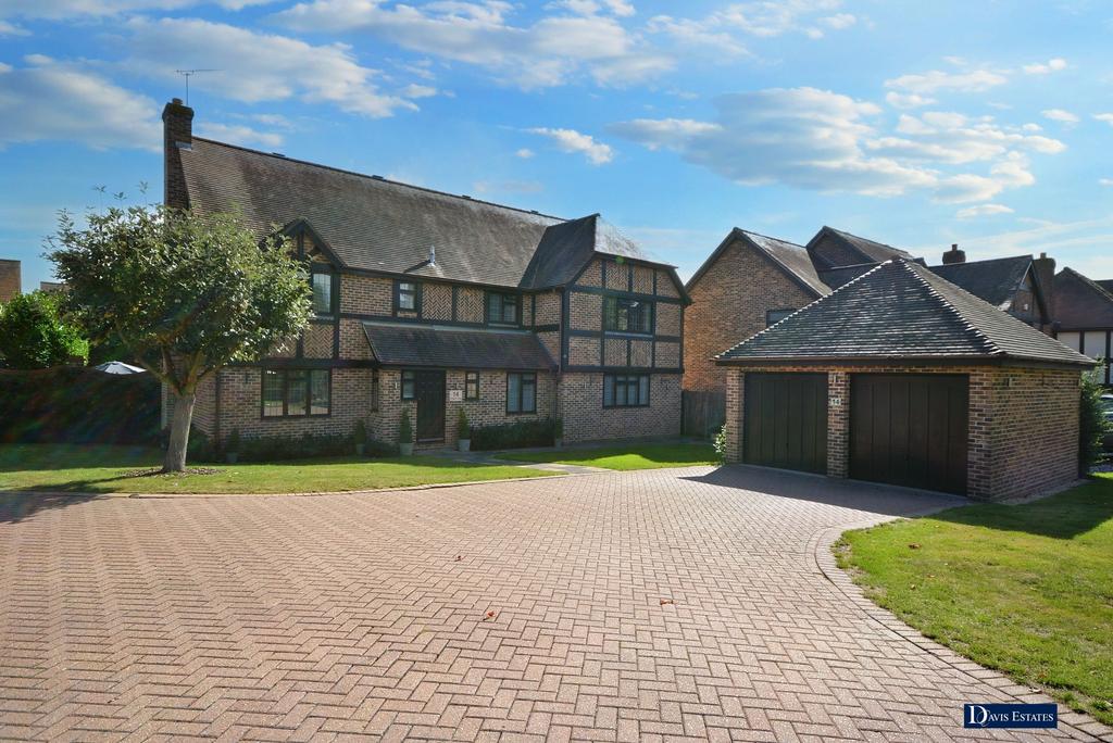 Fordyce Close, Emerson Park... 5 bed detached house for sale £1,650,000