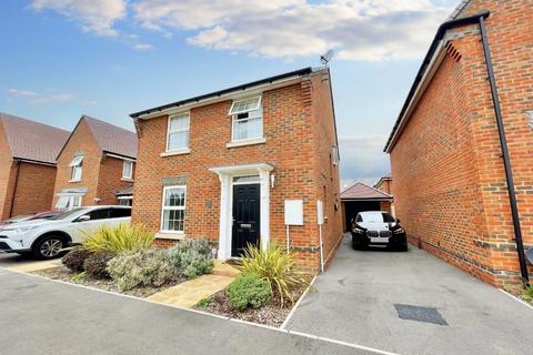 4 bedroom detached house for sale - Pipit Way, Peacehaven BN10