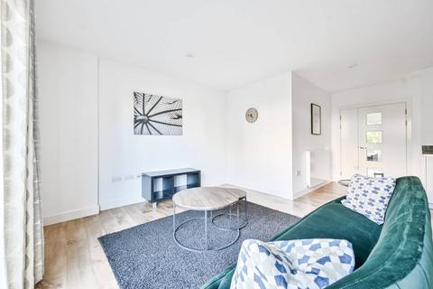 2 bedroom flat for sale - Meadowside, Blackheath, London, SE9