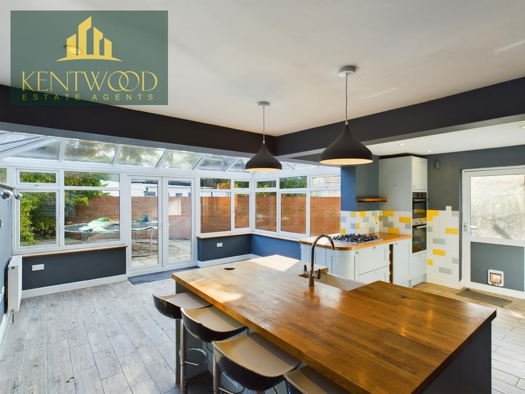 Green, Slough SL3 3 bed end of terrace house £1,900 pcm (£438 pw)