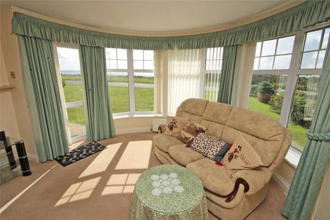 2 bedroom apartment for sale, Marine Drive, Barton on Sea, New Milton, Hampshire, BH25