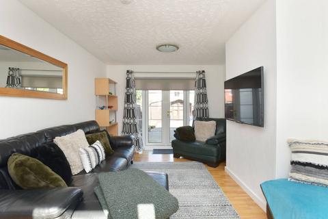 27 Durar Drive, Edinburgh, EH4 7HW