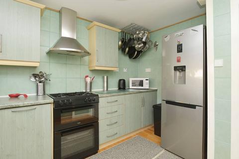 27 Durar Drive, Edinburgh, EH4 7HW