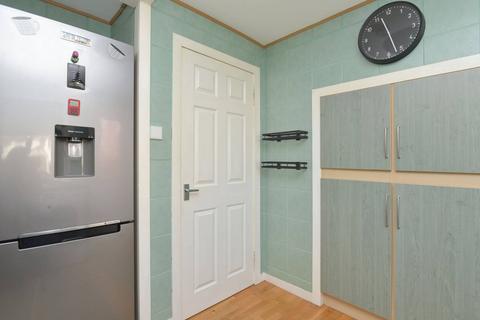 27 Durar Drive, Edinburgh, EH4 7HW