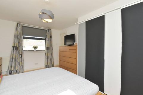 27 Durar Drive, Edinburgh, EH4 7HW