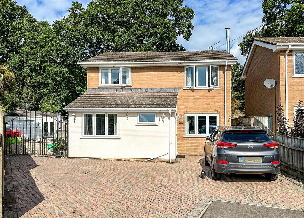 Pear Tree Close, Bransgore, Christchurch, Dorset, BH23 4 bed detached