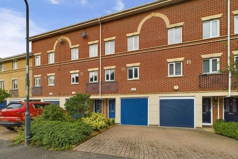 29 Applecross Close, Rochester, ME1 1SQ