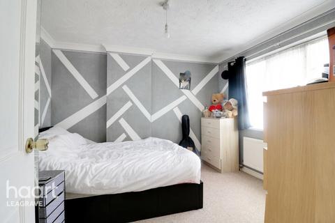 3 bedroom semi-detached house for sale - Grampian Way, Luton