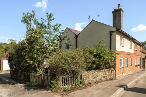 112 The Street, Puttenham, Guildford, GU3 1AU