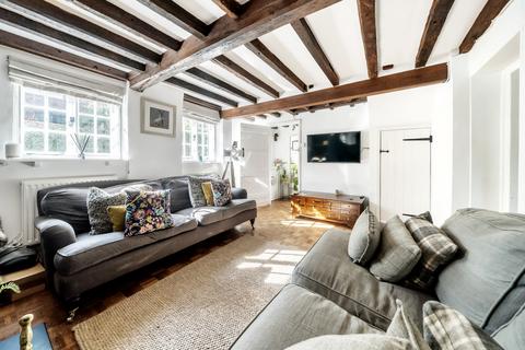 112 The Street, Puttenham, Guildford, GU3 1AU
