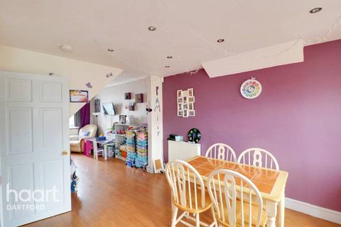8 Kingsridge Gardens, Dartford, DA1 3AB