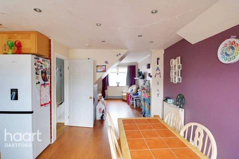 8 Kingsridge Gardens, Dartford, DA1 3AB