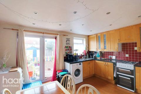 8 Kingsridge Gardens, Dartford, DA1 3AB