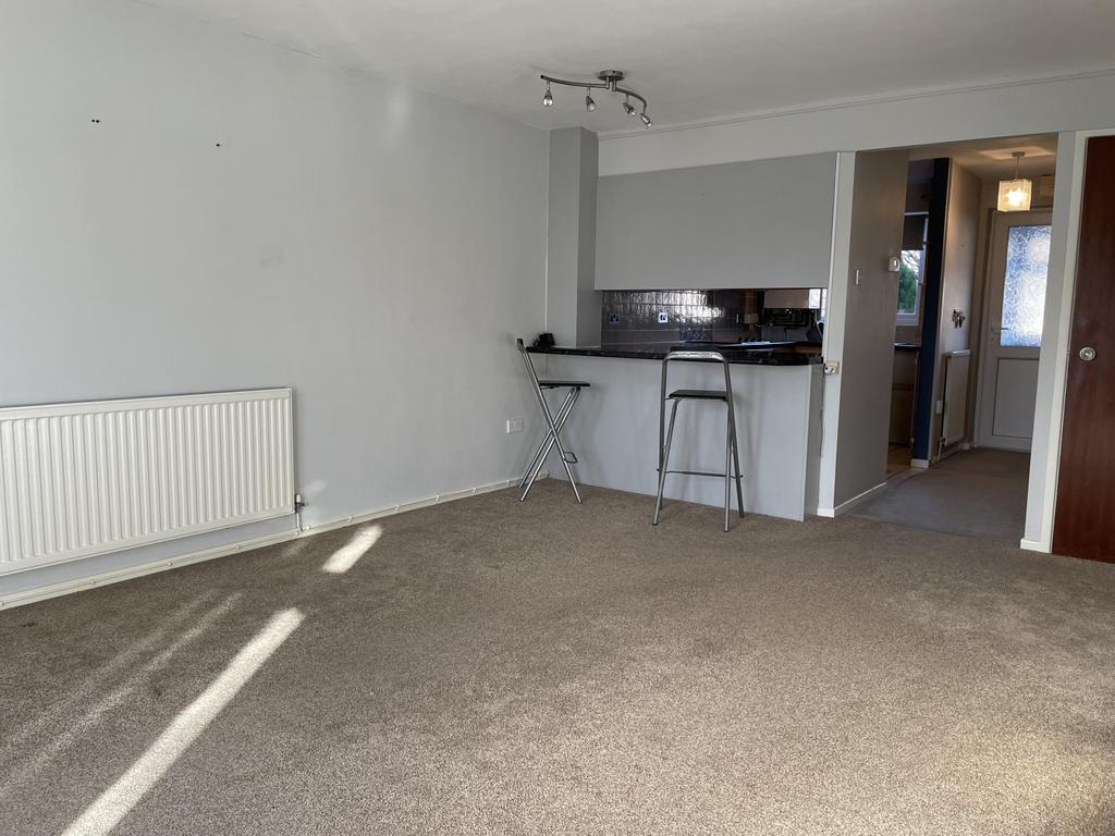Living room/dining area