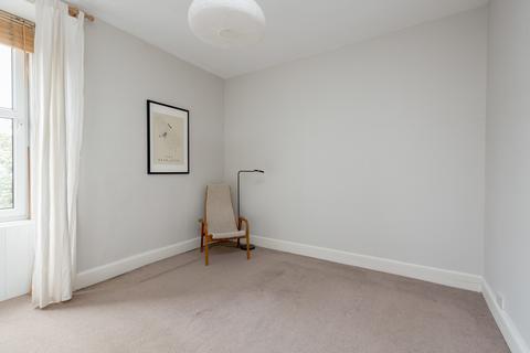 25/6 Lower Granton Road, Edinburgh, EH5 3RT