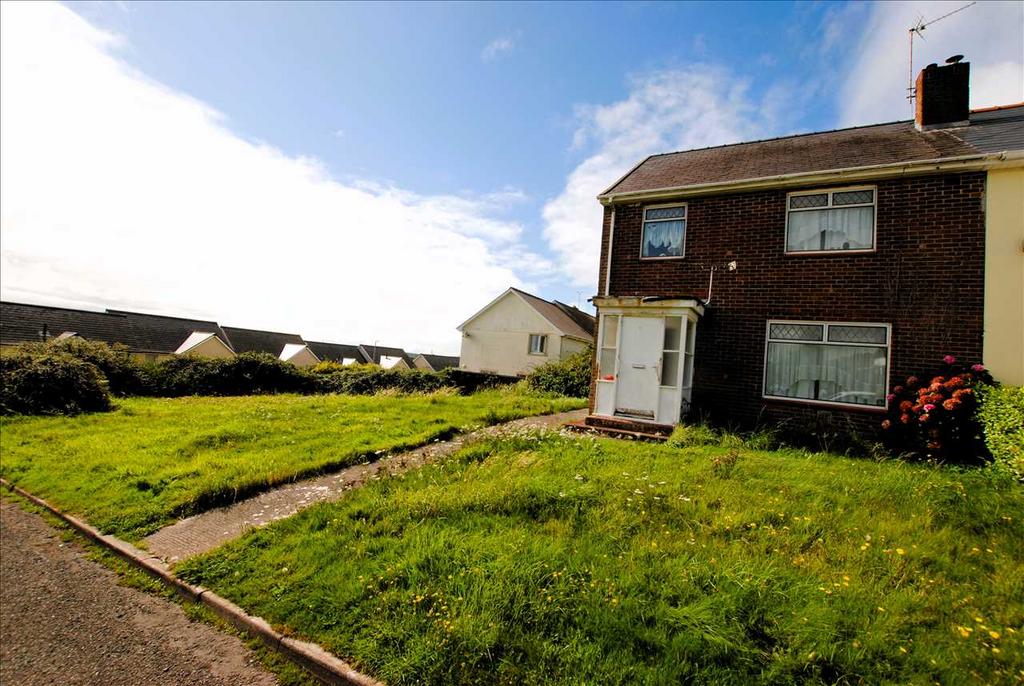 8 Stranraer Lane, Pennar 3 bed semidetached house for sale £155,000