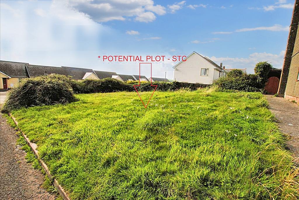 8 Stranraer Lane, Pennar 3 bed semidetached house for sale £155,000