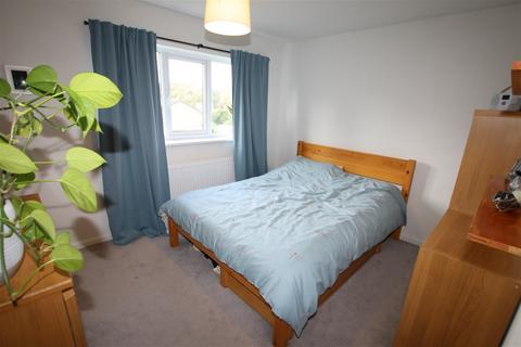 12 Tennyson Close, Penistone, Sheffield, S36 6GY