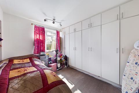 4 bedroom semi-detached house for sale - Lea Crescent, Ruislip, HA4