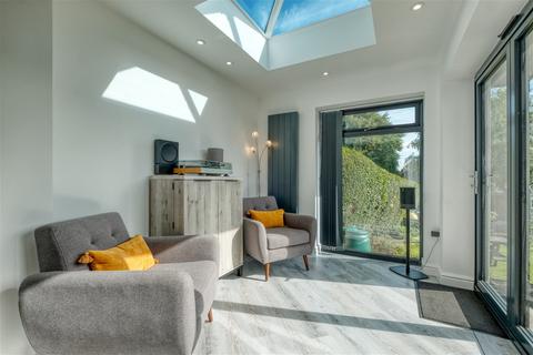 144 Foxlydiate Crescent, Redditch, B97 6NP