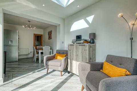 144 Foxlydiate Crescent, Redditch, B97 6NP