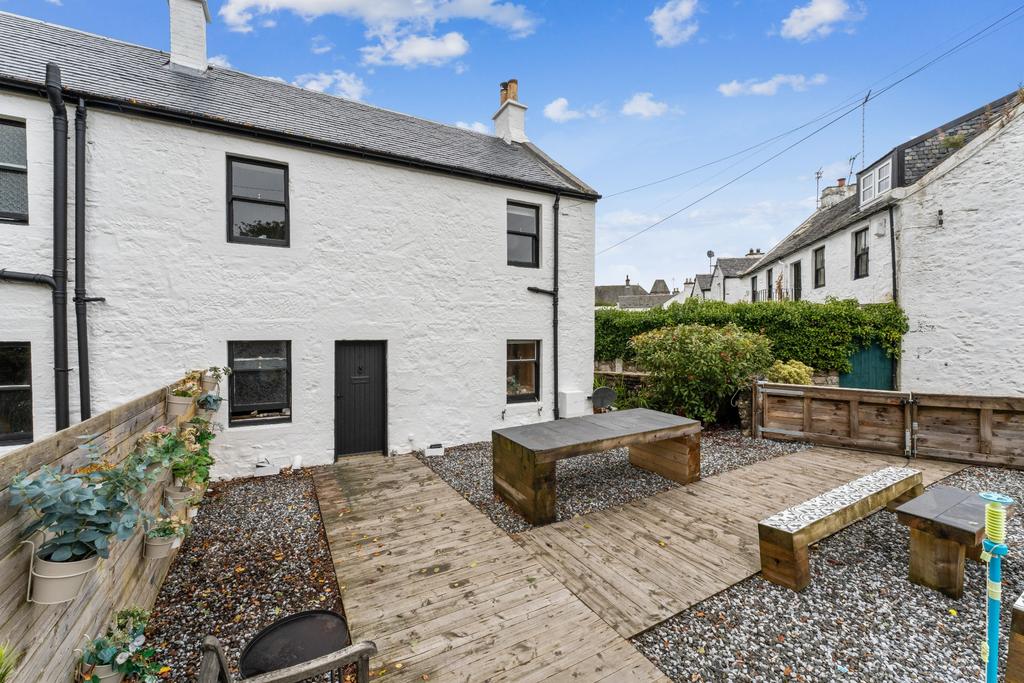 Busby Road, Carmunnock, Glasgow, G76 9BP 2 bed cottage for sale £205,000
