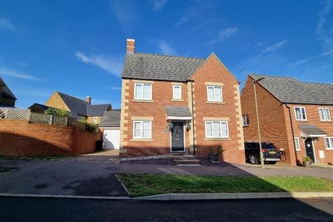 4 bedroom detached house to rent, Golby Road, Bloxham