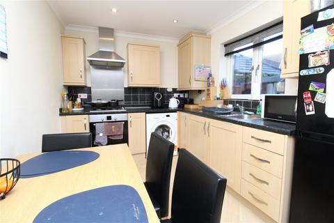 3 bedroom terraced house to rent, Jovian Way, Ipswich, IP1