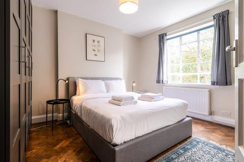 1 bedroom flat to rent,  Regent Square, London WC1H