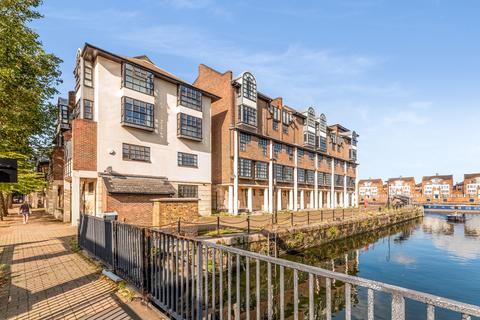 4 bedroom duplex to rent, Rope Street, Surrey Quays, London, SE16