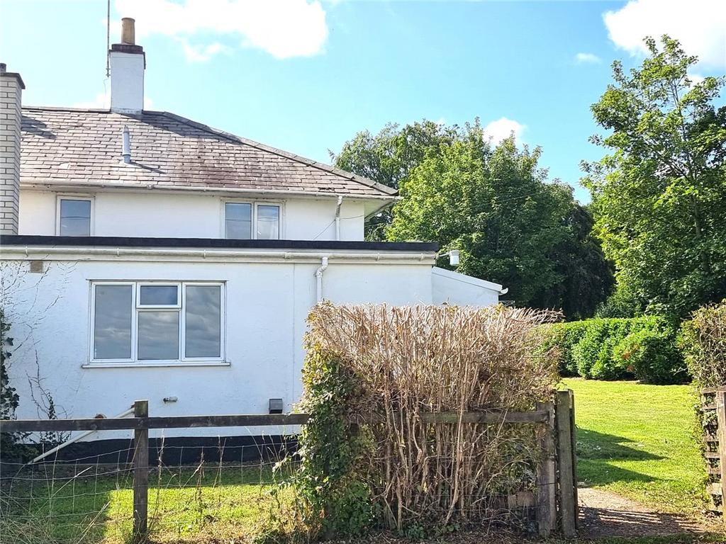 Winterbourne Stoke, Salisbury... 3 bed semidetached house £1,100 pcm