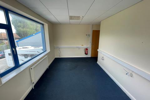 Office to rent, Office 5 Hall Business Centre, Dolphin Road, Shoreham-by-Sea, BN43 6AP