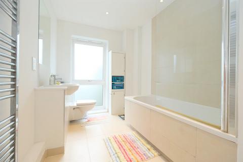 Flat 3, Apex House, 3 Ridge Place, Orpington, BR5 3FL