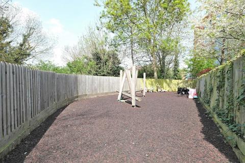 Flat 3, Apex House, 3 Ridge Place, Orpington, BR5 3FL