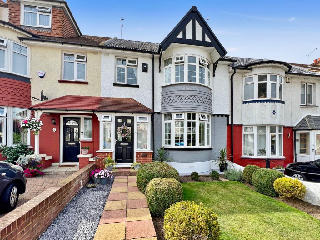 Central Avenue, Gravesend, Kent, DA12 3 bed terraced house £375,000