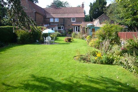4 bedroom semi-detached house for sale, High Street, Airmyn, Nr Goole, DN14 8LF