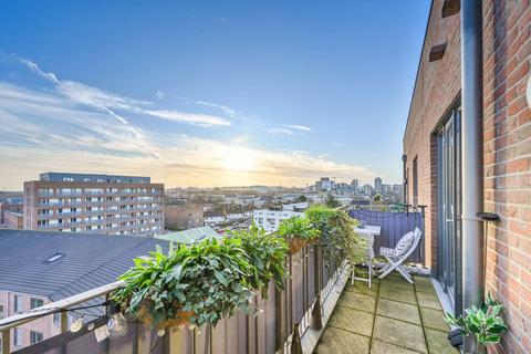 1 bedroom flat to rent - Katie Court, Canning Town, London, E16