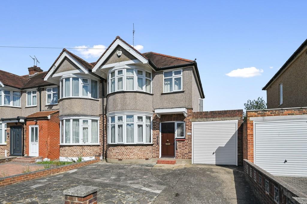 Long Elmes, Harrow Weald 3 bed end of terrace house for sale £575,000